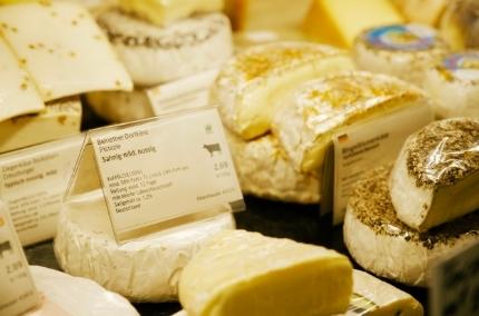 LindenGut Hofladen Bio Milch und Käse